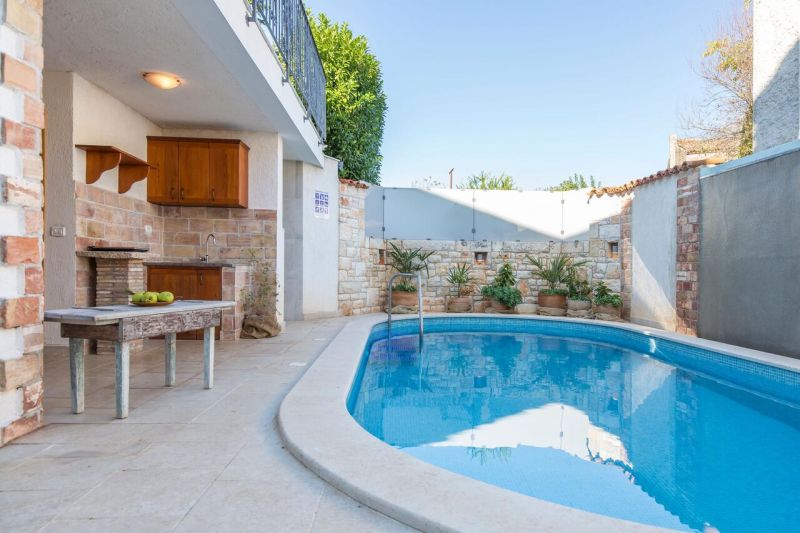 Relax Ferienhaus mit Pool und Spa in Marcana, in der Nähe von Pula, Istrien, Kroatien